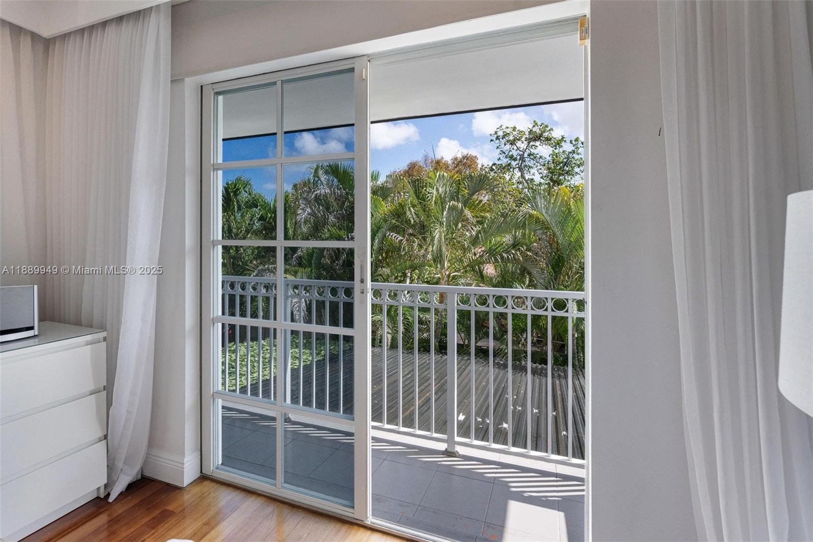 2752 SW 11th St Miami, FL 33135