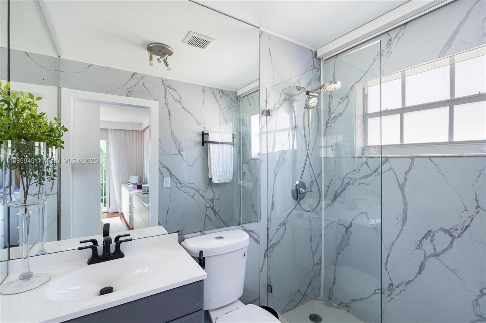 2752 SW 11th St Miami, FL 33135