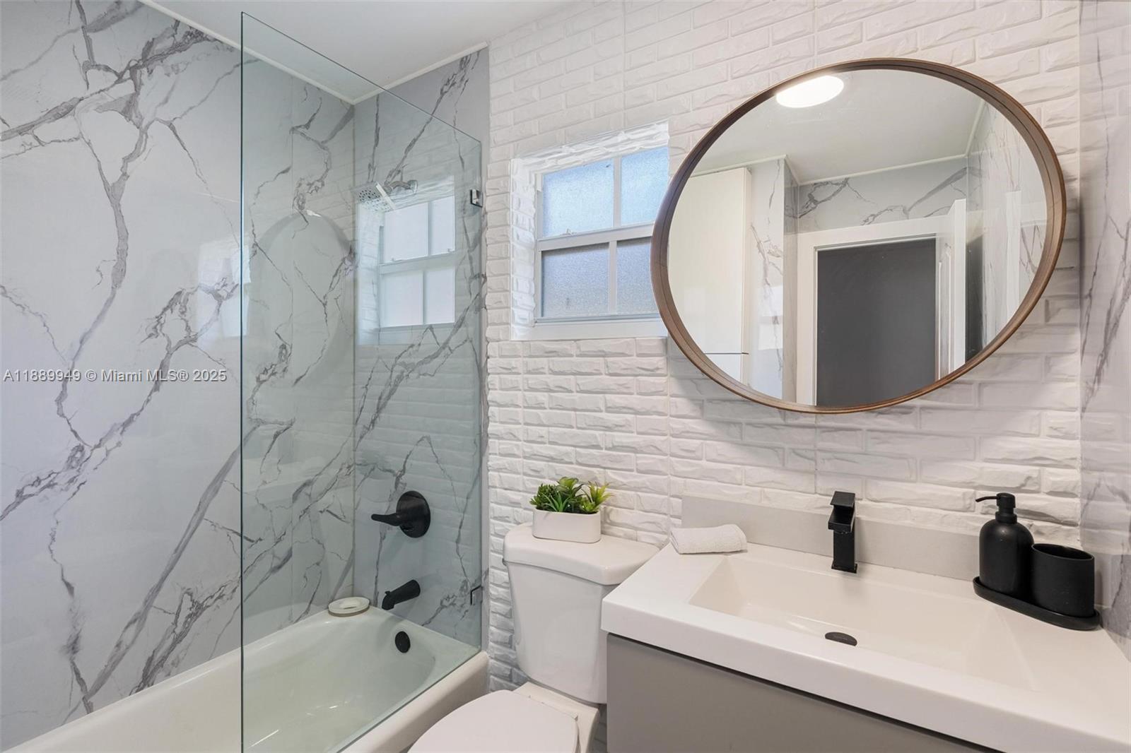 2752 SW 11th St Miami, FL 33135