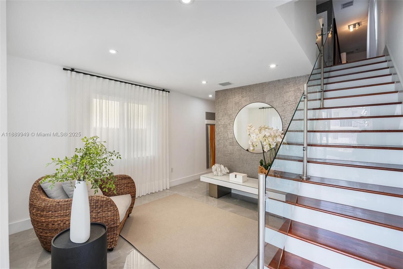 2752 SW 11th St Miami, FL 33135