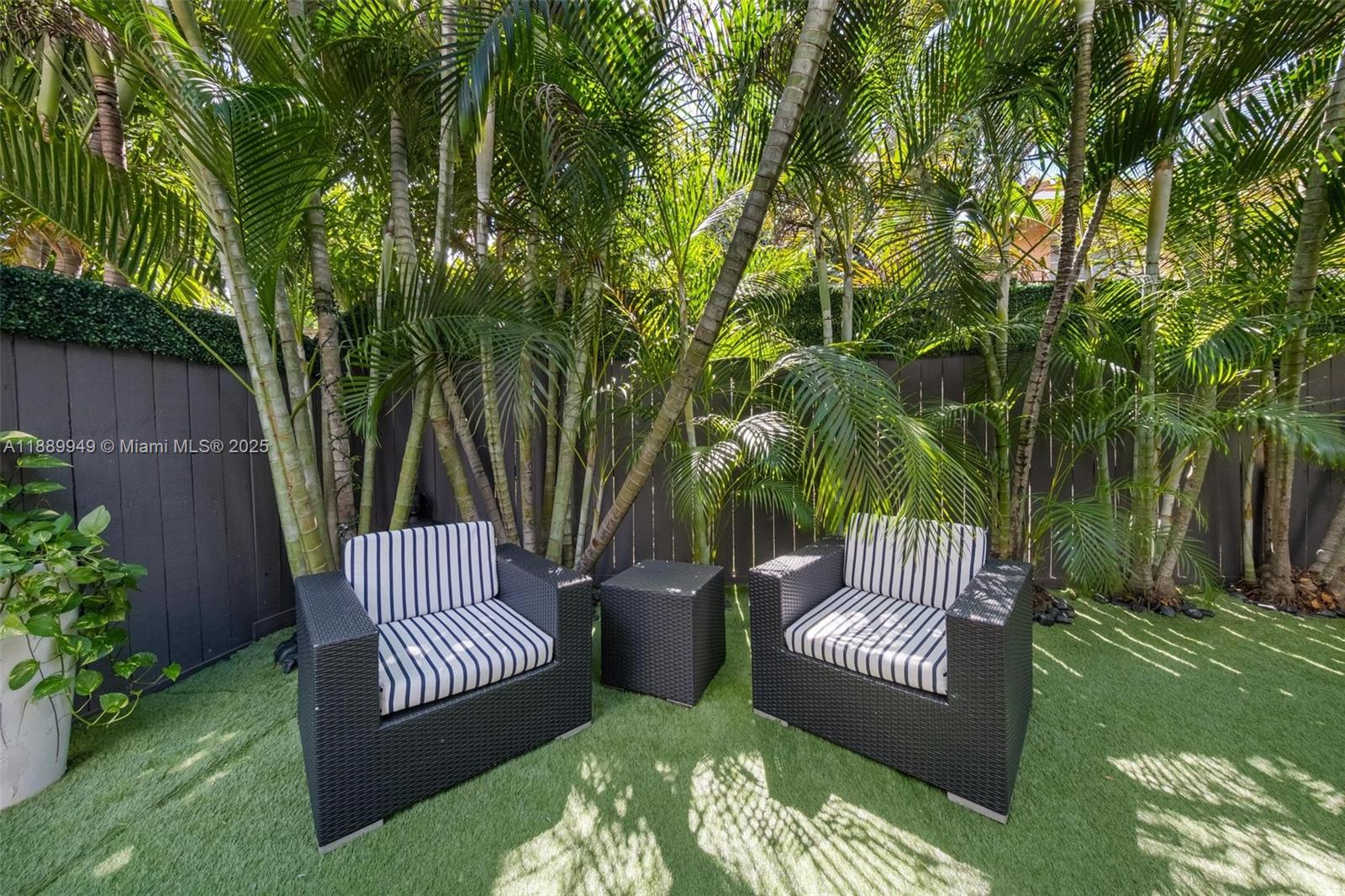 2752 SW 11th St Miami, FL 33135