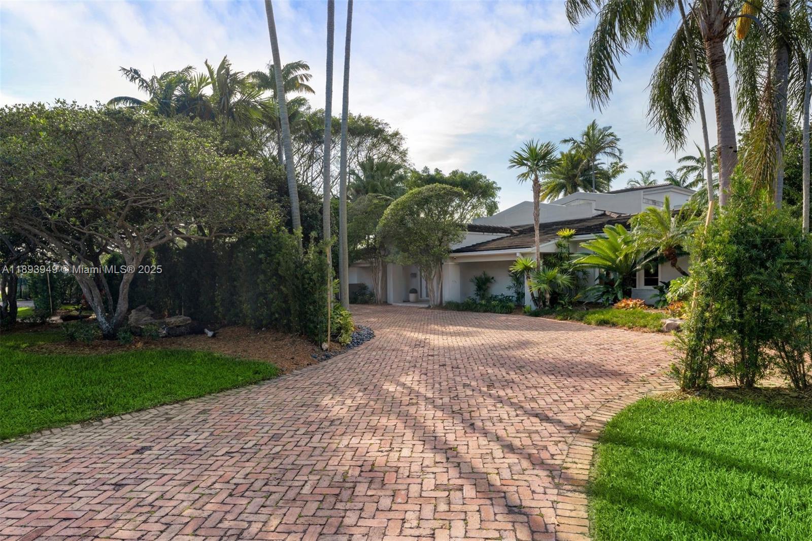 755 Blue Rd Coral Gables, FL 33146