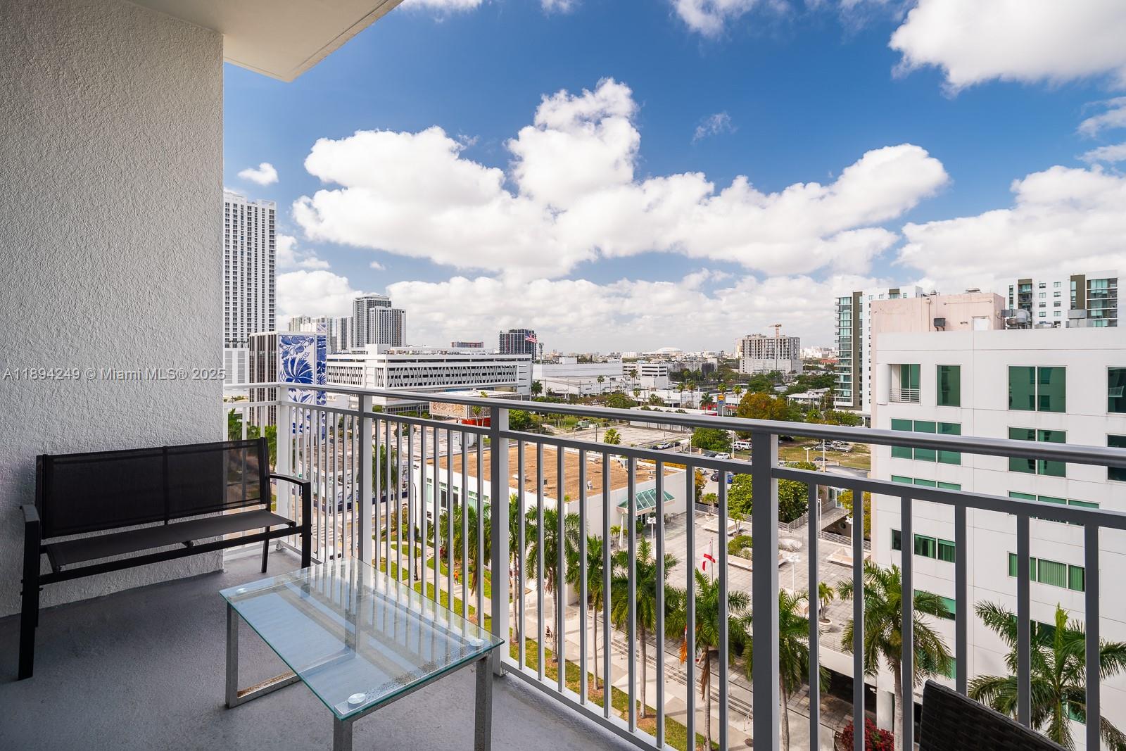 image Uptown Lofts Condo10