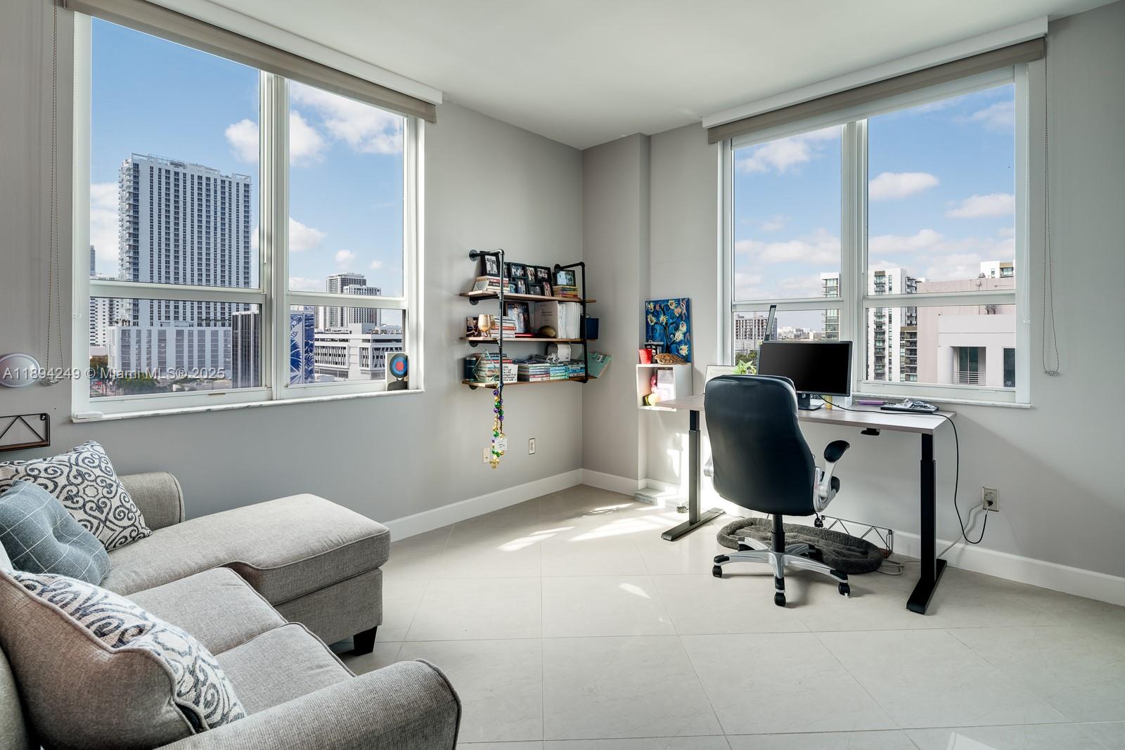 image Uptown Lofts Condo5