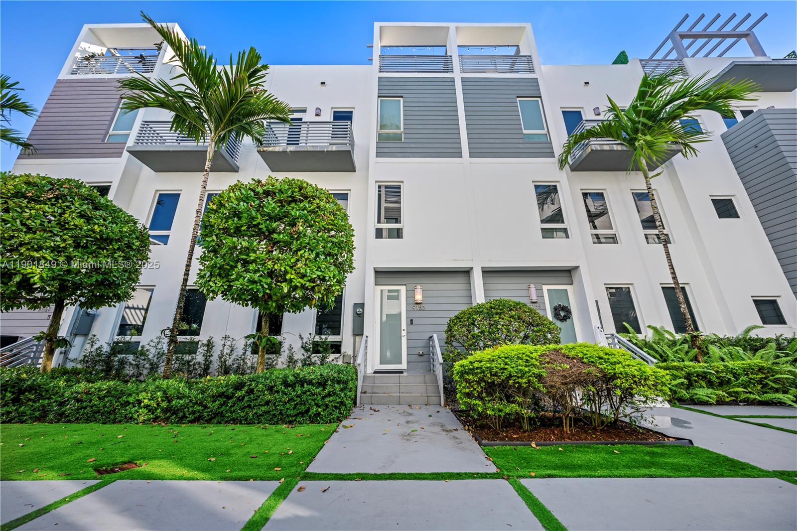 9153 NW 33rd St Doral, FL 33172