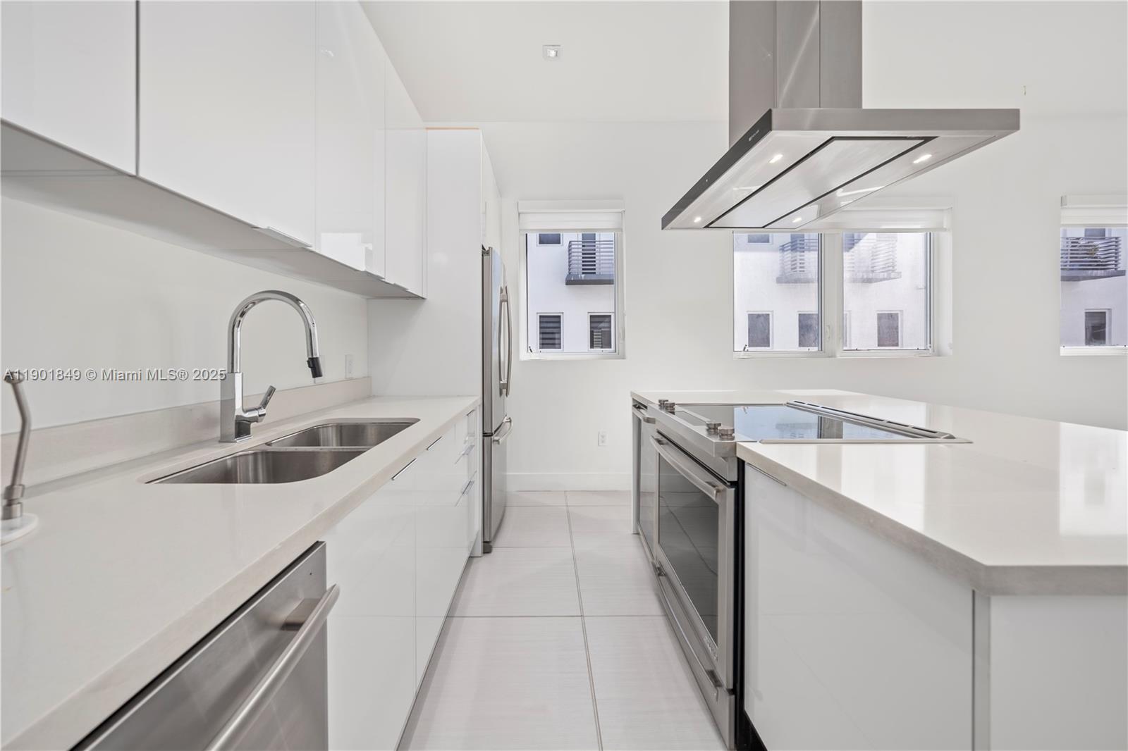 9153 NW 33rd St Doral, FL 33172