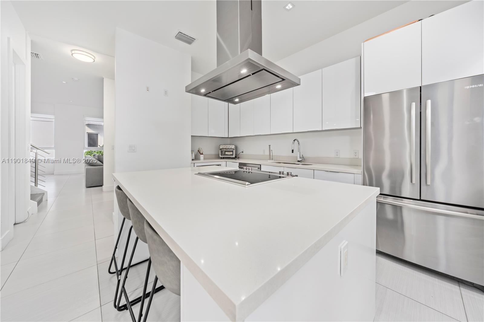 9153 NW 33rd St Doral, FL 33172