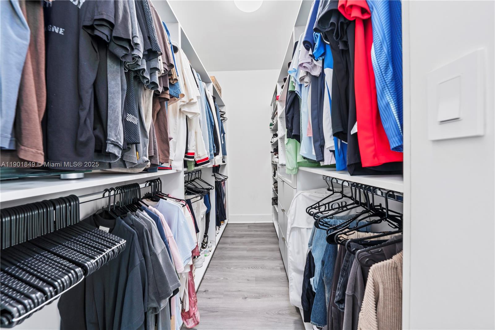 9153 NW 33rd St Doral, FL 33172