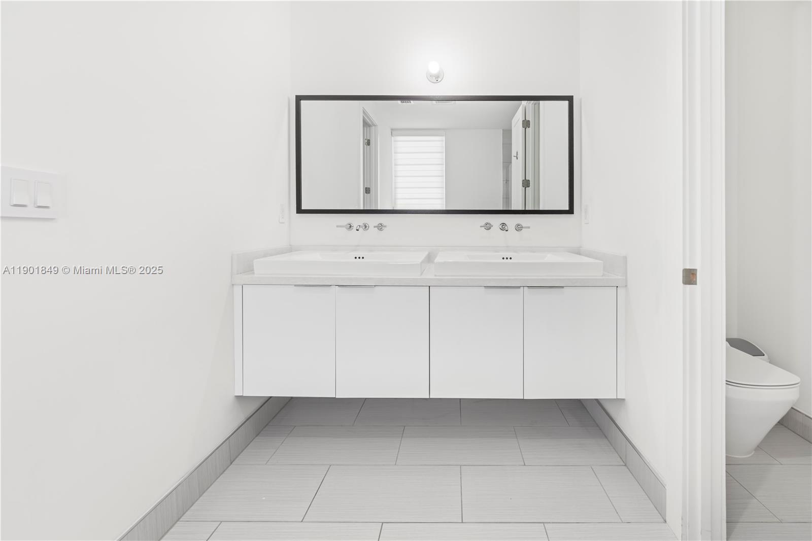 9153 NW 33rd St Doral, FL 33172