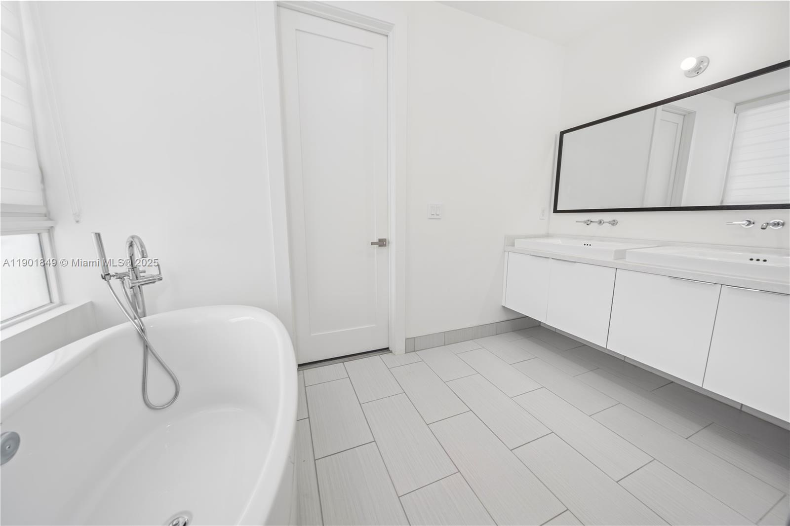 9153 NW 33rd St Doral, FL 33172