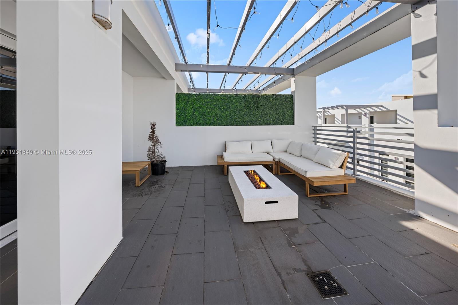 9153 NW 33rd St Doral, FL 33172