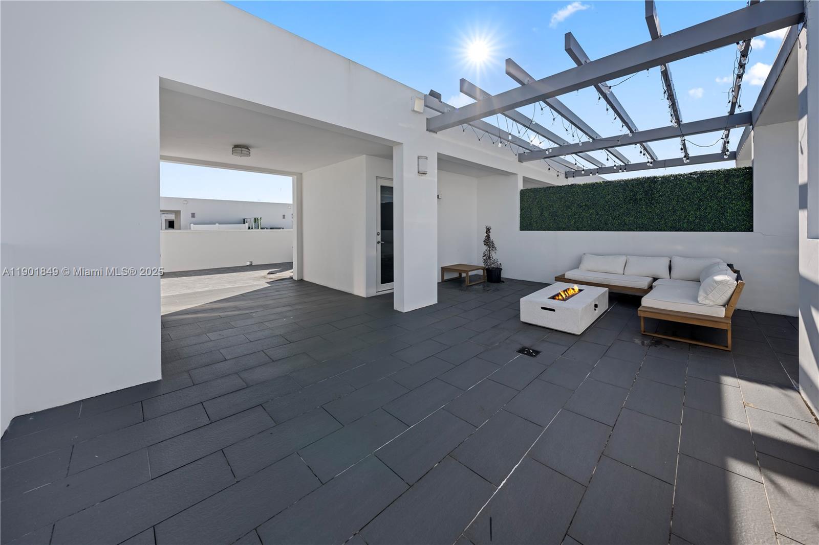 9153 NW 33rd St Doral, FL 33172