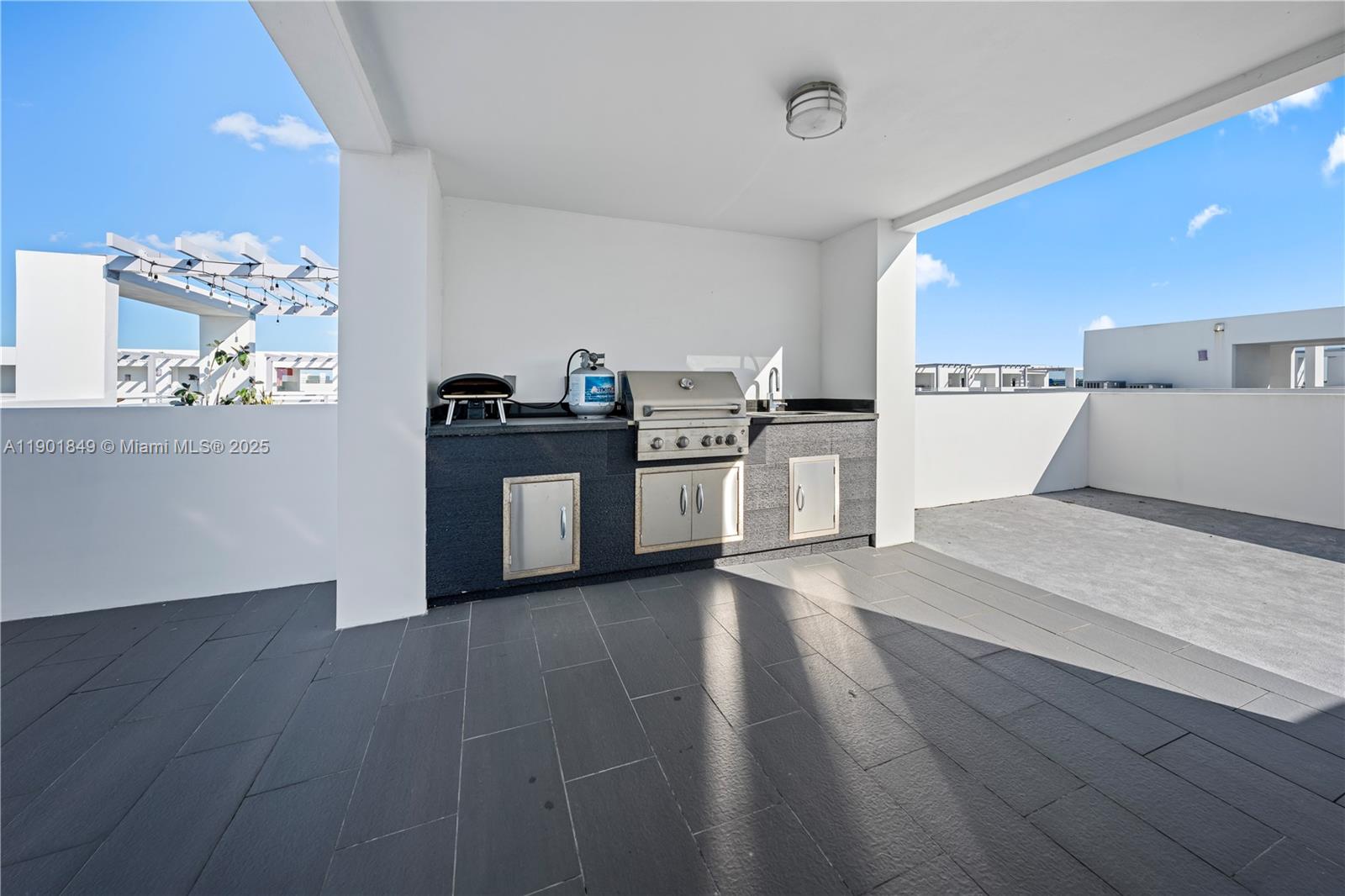 9153 NW 33rd St Doral, FL 33172