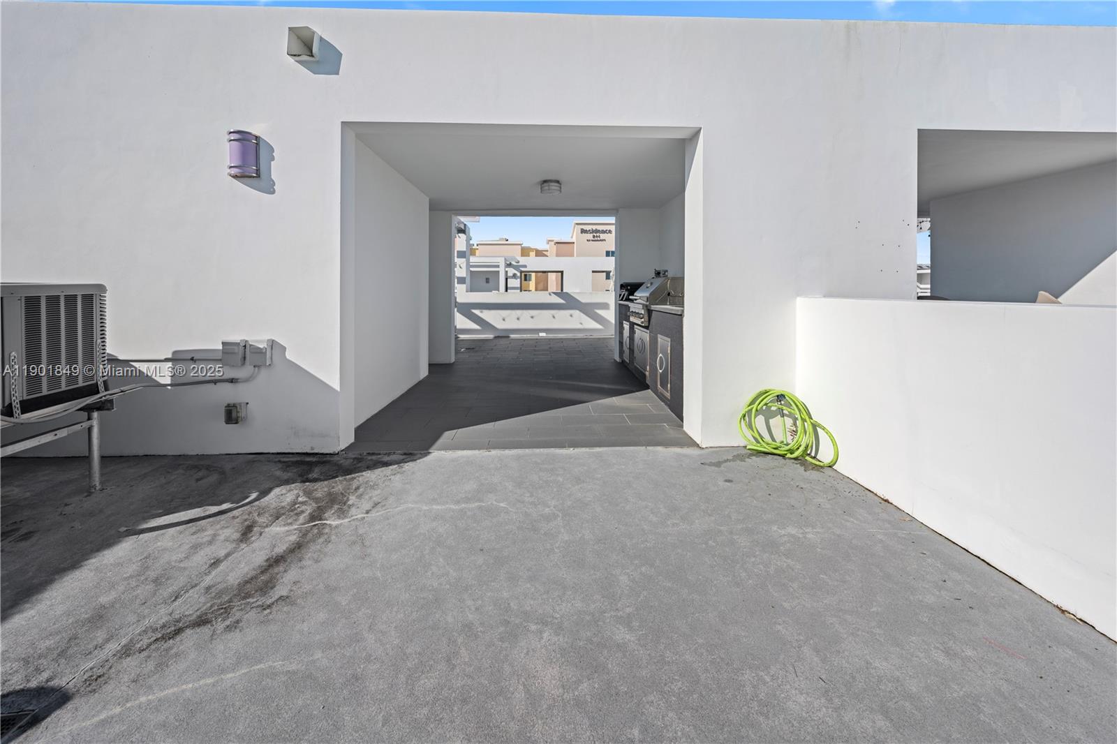 9153 NW 33rd St Doral, FL 33172