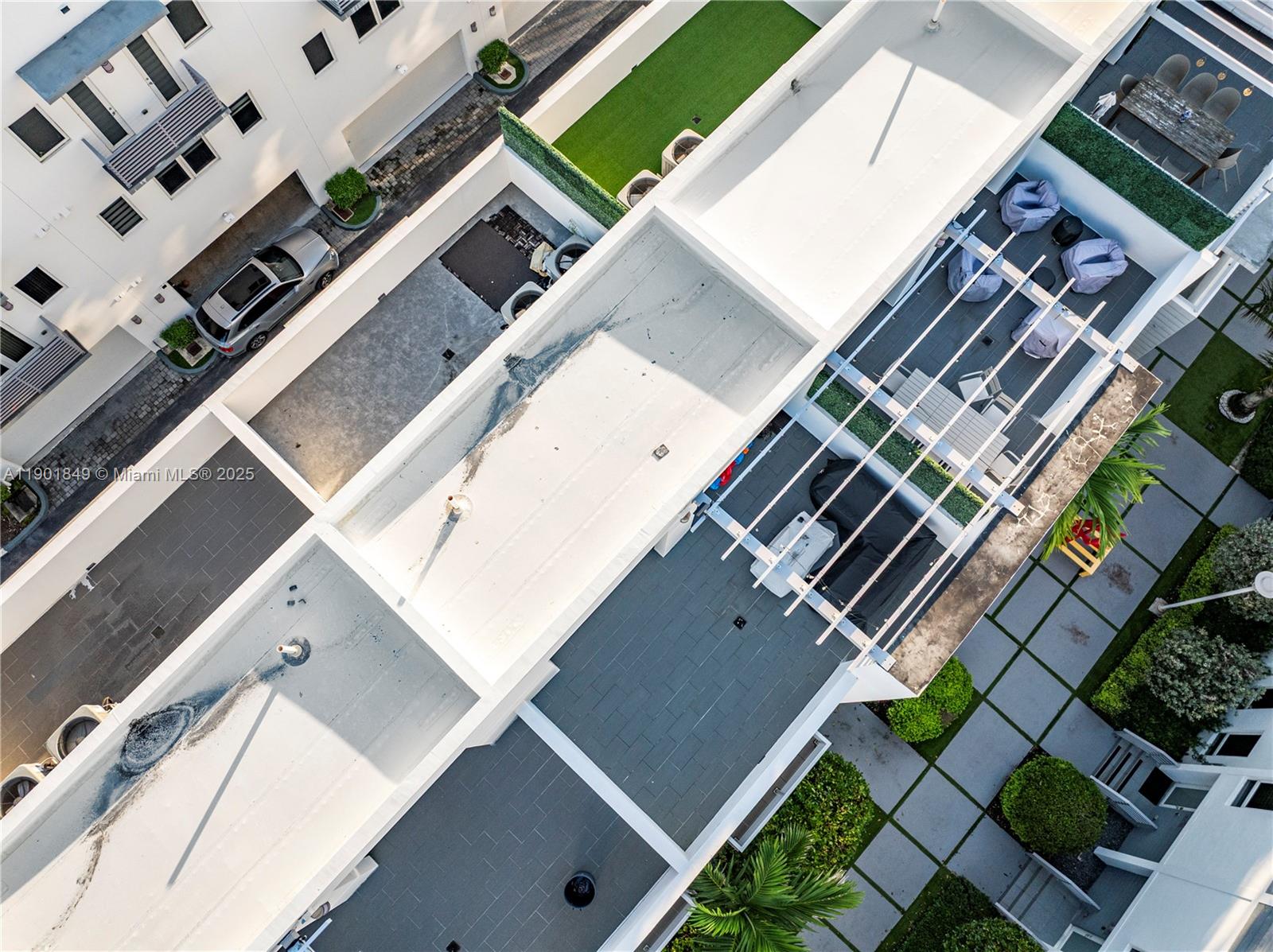 9153 NW 33rd St Doral, FL 33172