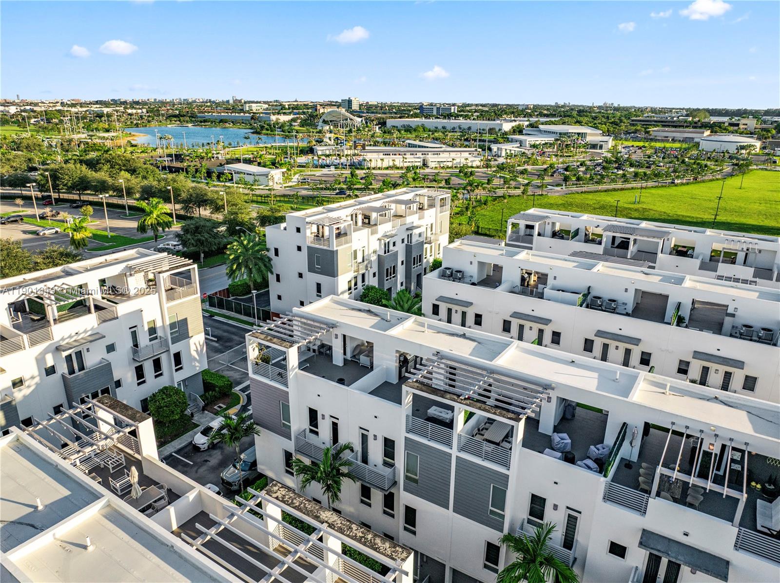 9153 NW 33rd St Doral, FL 33172