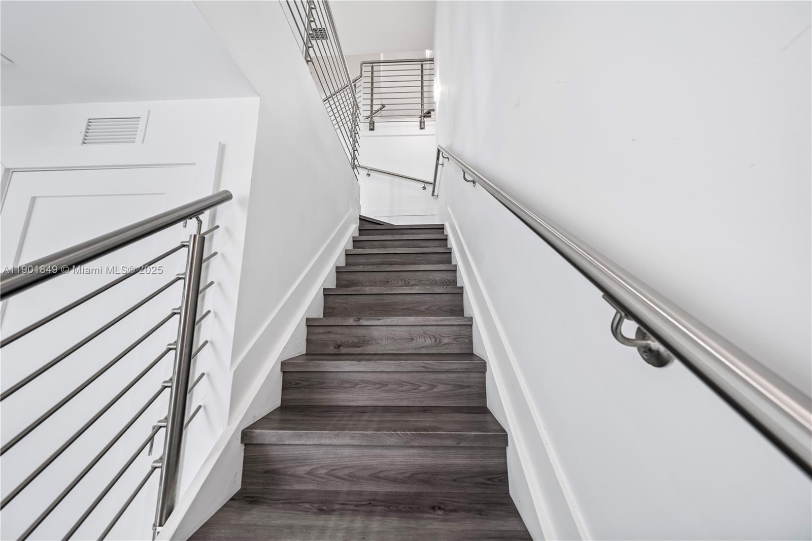 9153 NW 33rd St Doral, FL 33172