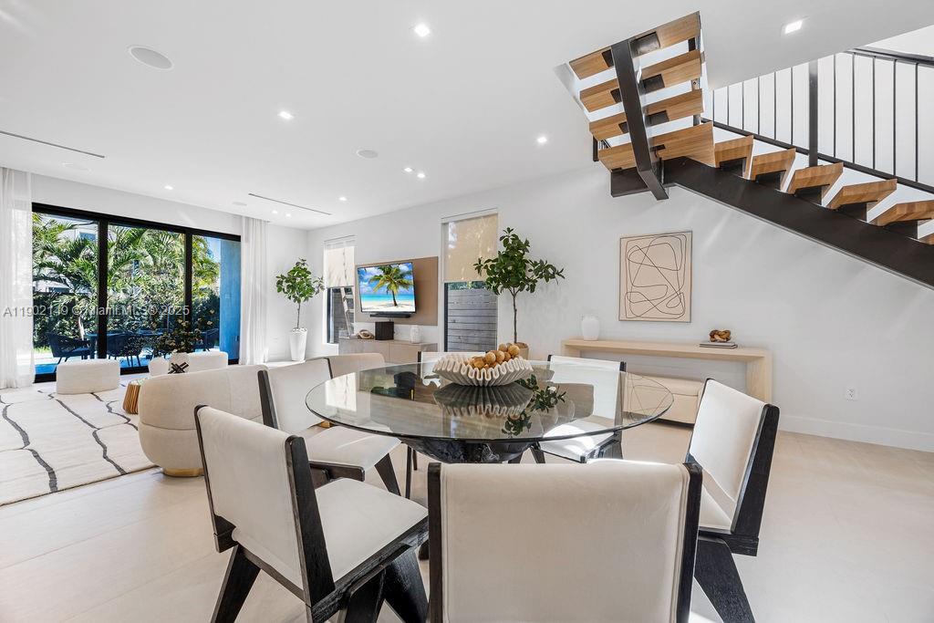 1220 NE 13th Ave Fort Lauderdale, FL 33304