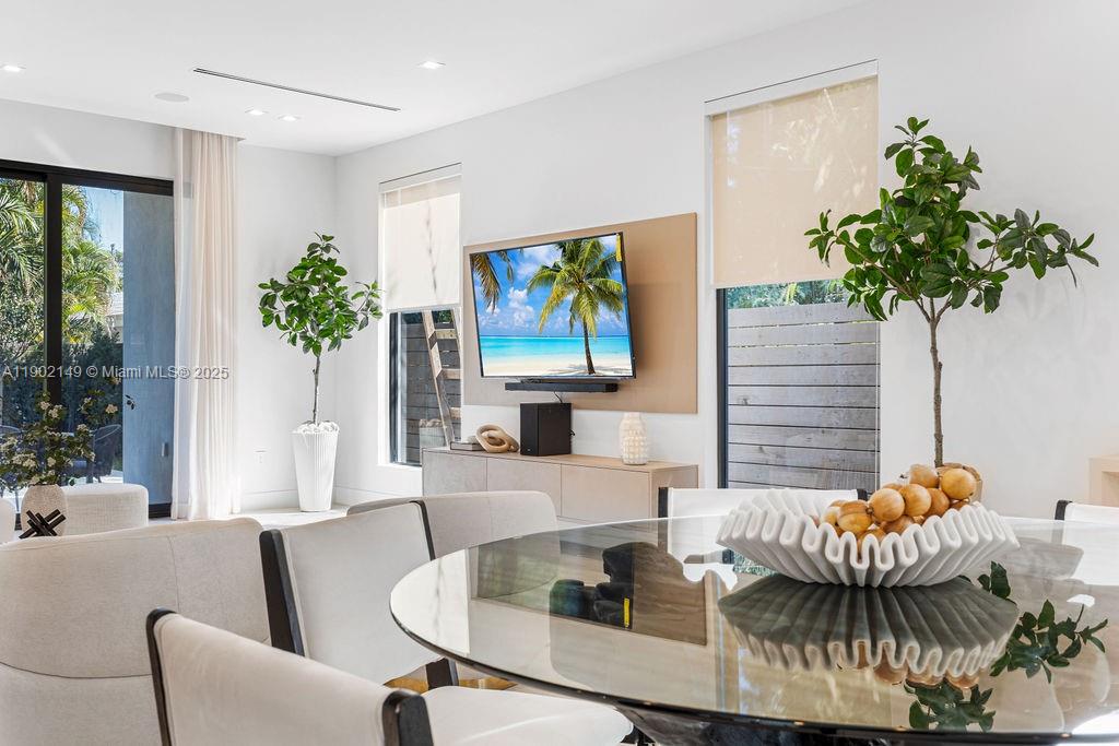 1220 NE 13th Ave Fort Lauderdale, FL 33304