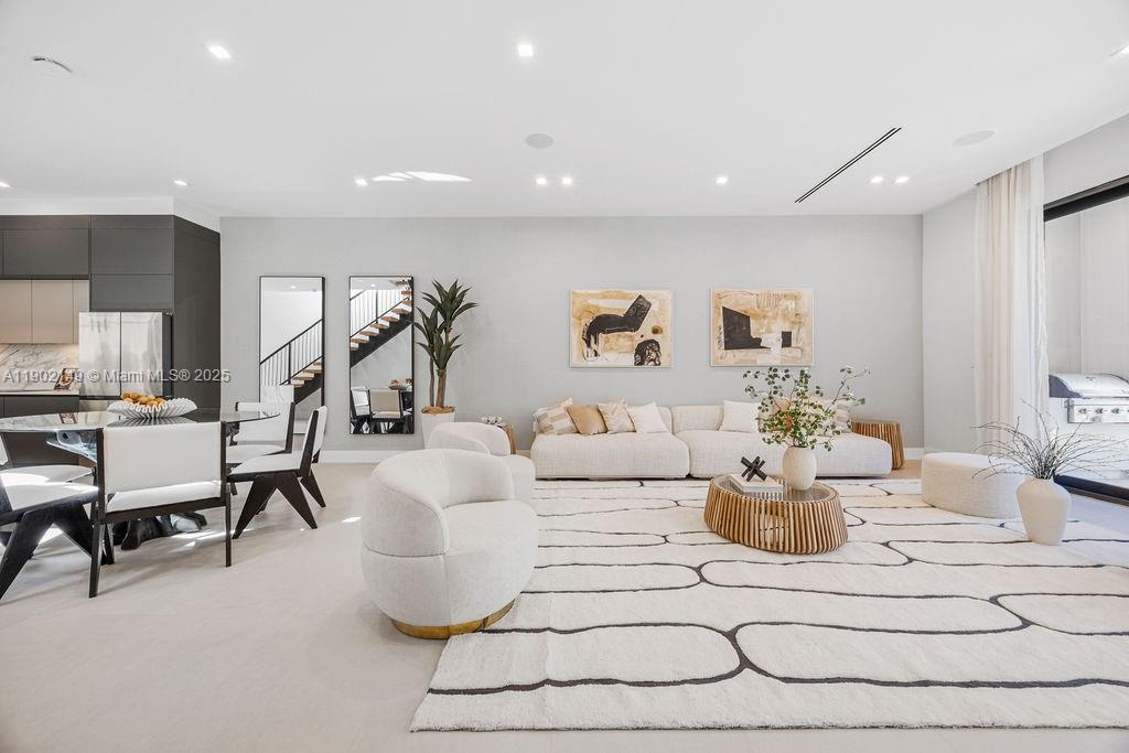 1220 NE 13th Ave Fort Lauderdale, FL 33304