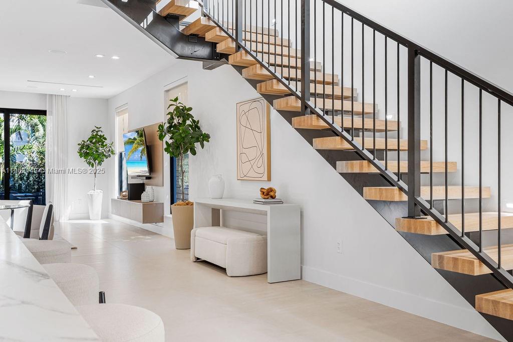 1220 NE 13th Ave Fort Lauderdale, FL 33304