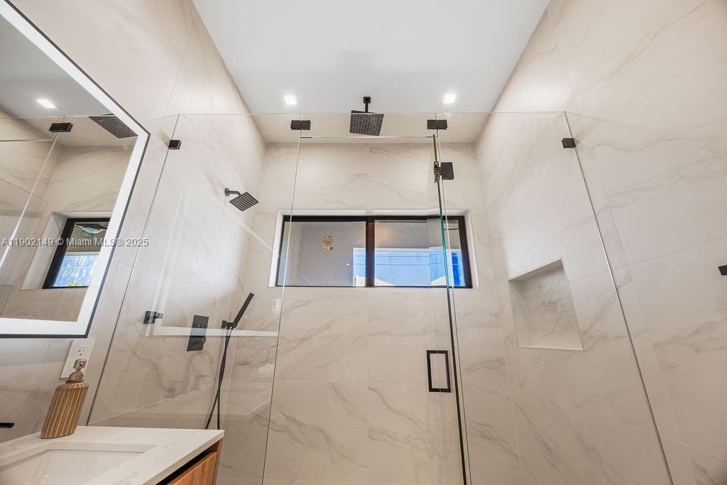 1220 NE 13th Ave Fort Lauderdale, FL 33304