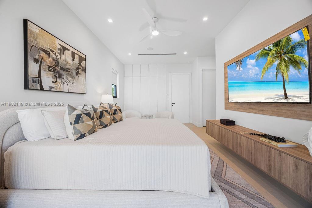 1220 NE 13th Ave Fort Lauderdale, FL 33304