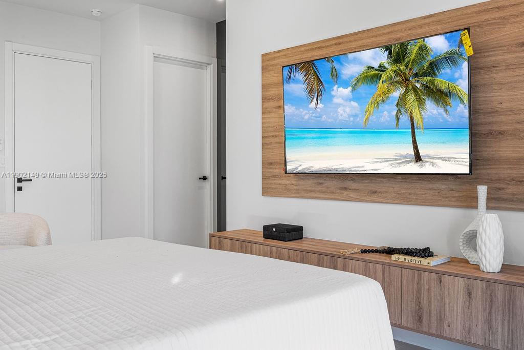 1220 NE 13th Ave Fort Lauderdale, FL 33304