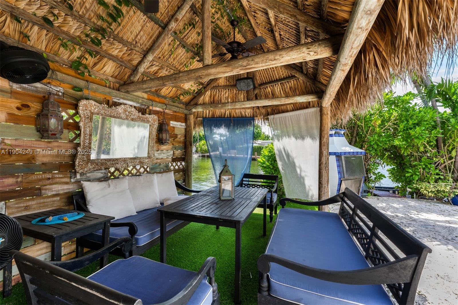 7975 Biscayne Pt Cir Miami Beach, FL 33141