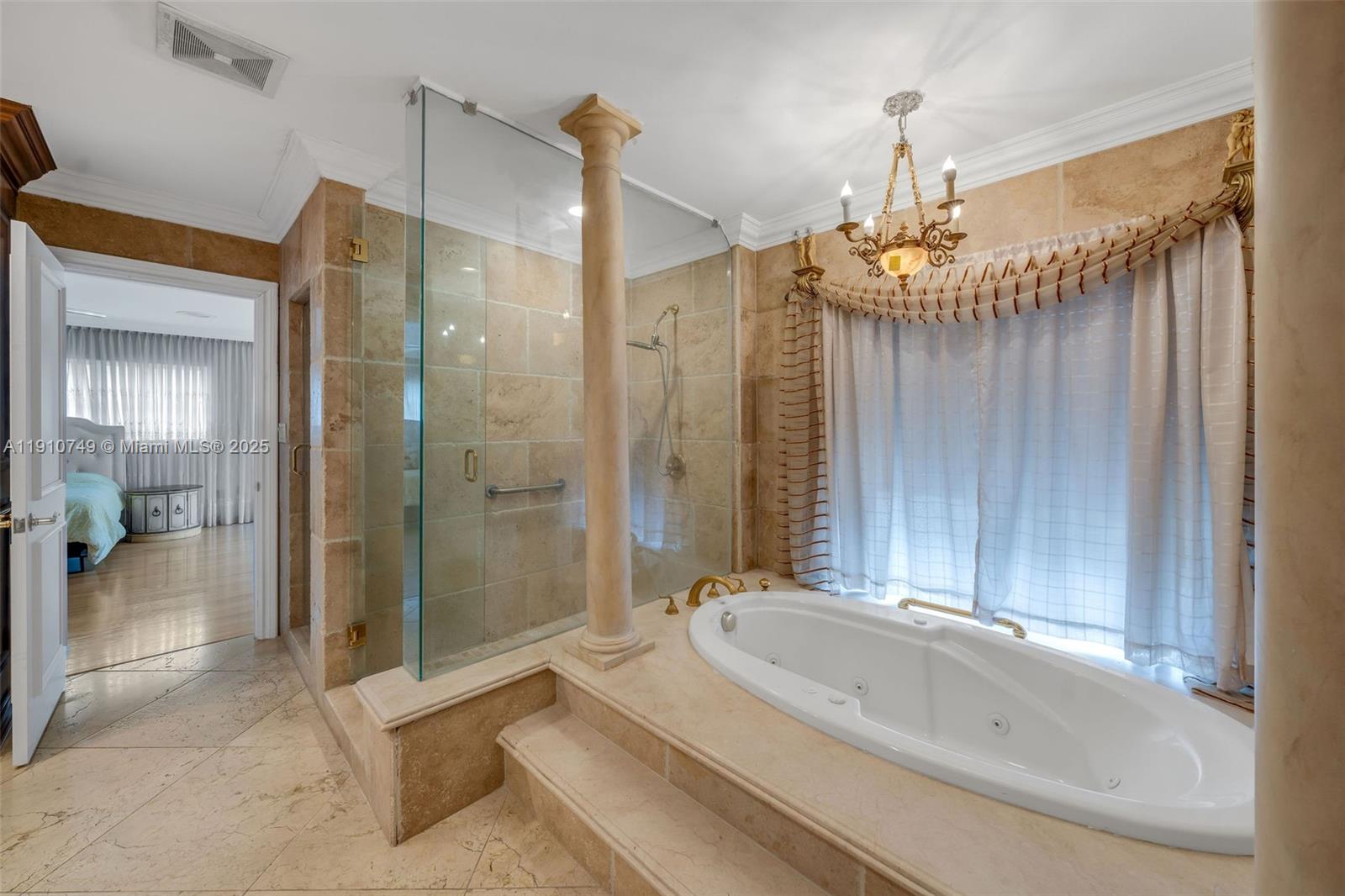 4403 Palm Ln Miami, FL 33137