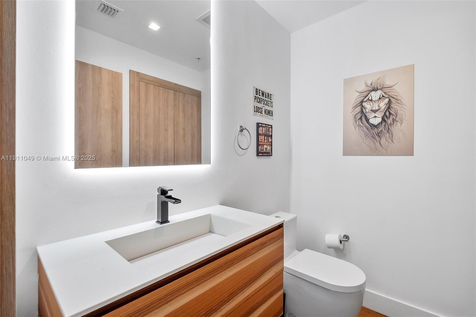 3470 E Coast Ave #PH202 Miami, FL 33137