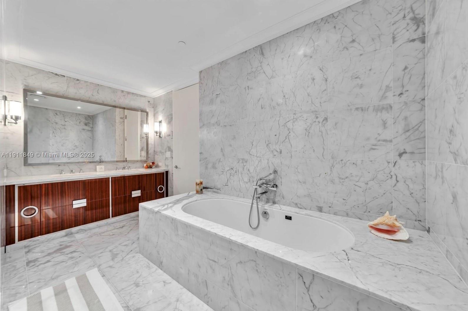 15701 Collins Ave #703 Sunny Isles Beach, FL 33160