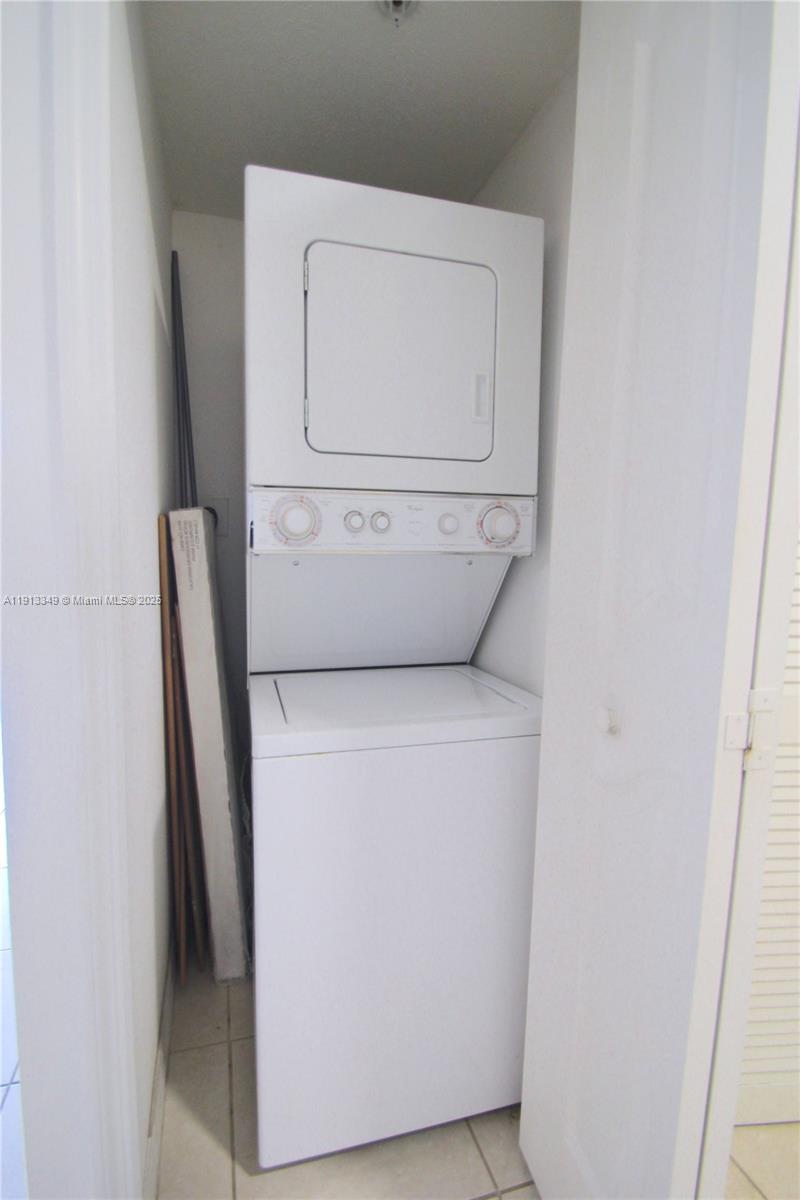 218 NW 12th Ave #502 Miami, FL 33128