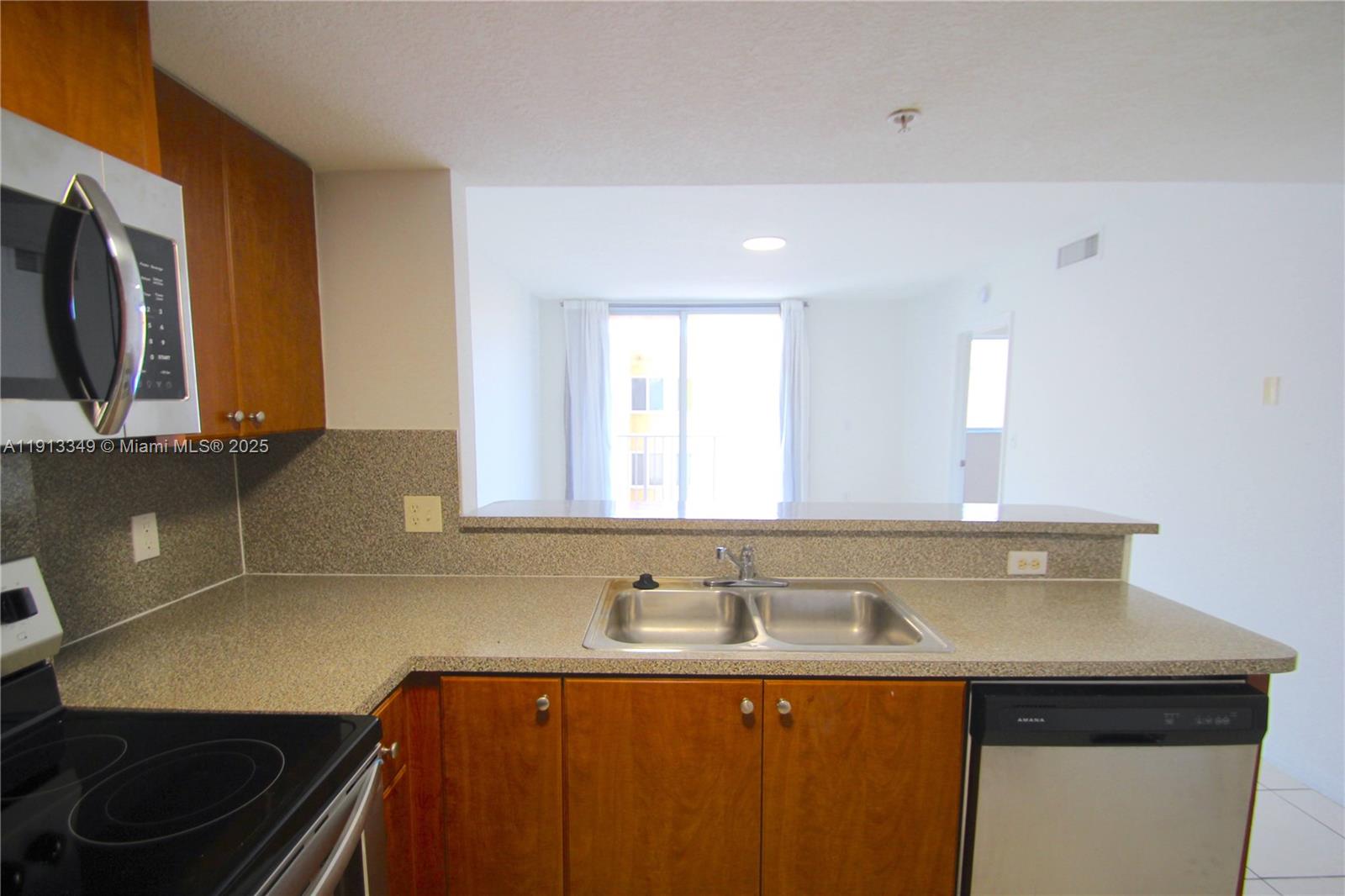 218 NW 12th Ave #502 Miami, FL 33128