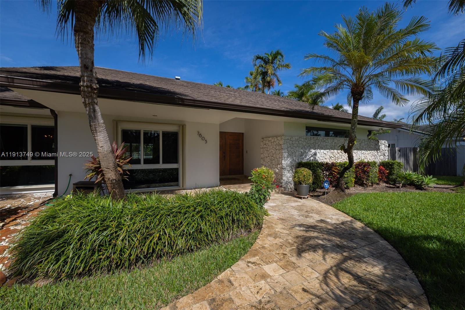 7605 SW 178th Ter Palmetto Bay, FL 33157