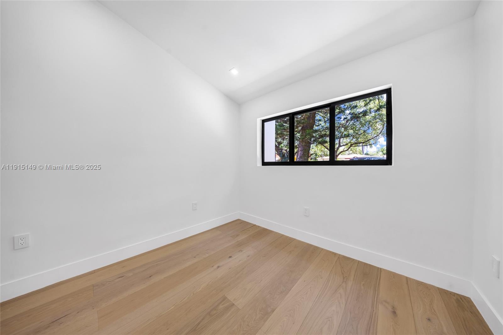 53 NW 107th St Miami Shores, FL 33168