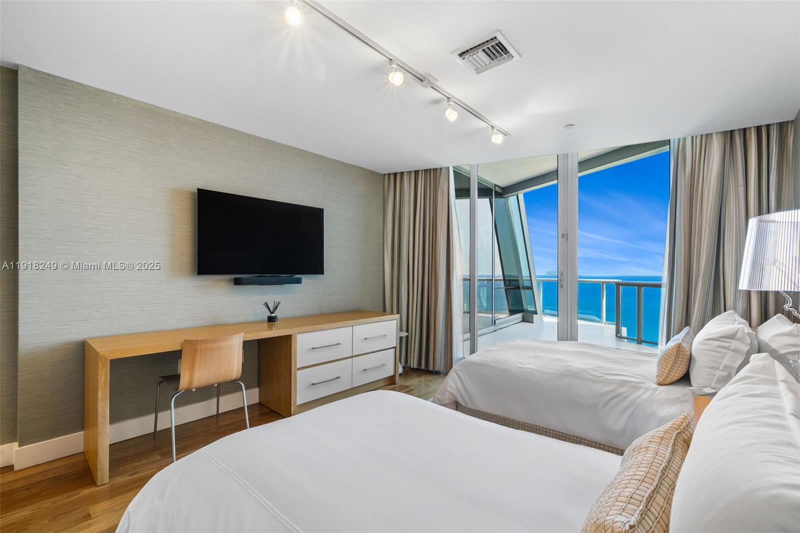 17121 Collins Ave #4806 Sunny Isles Beach, FL 33160