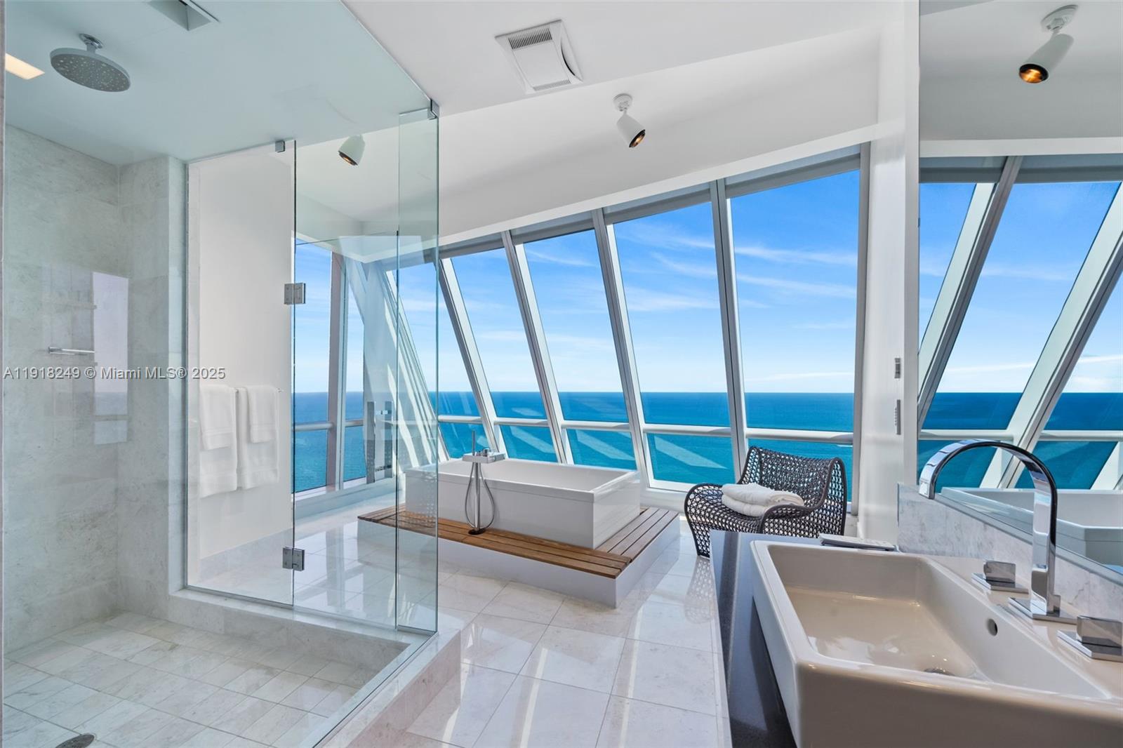 17121 Collins Ave #4806 Sunny Isles Beach, FL 33160