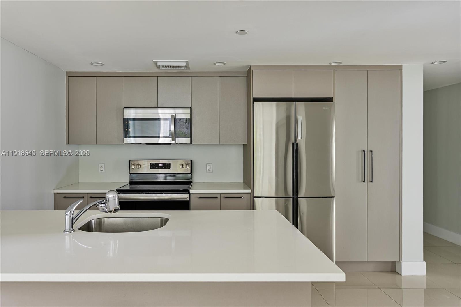 1150 101st St #203 Bay Harbor Islands, FL 33154