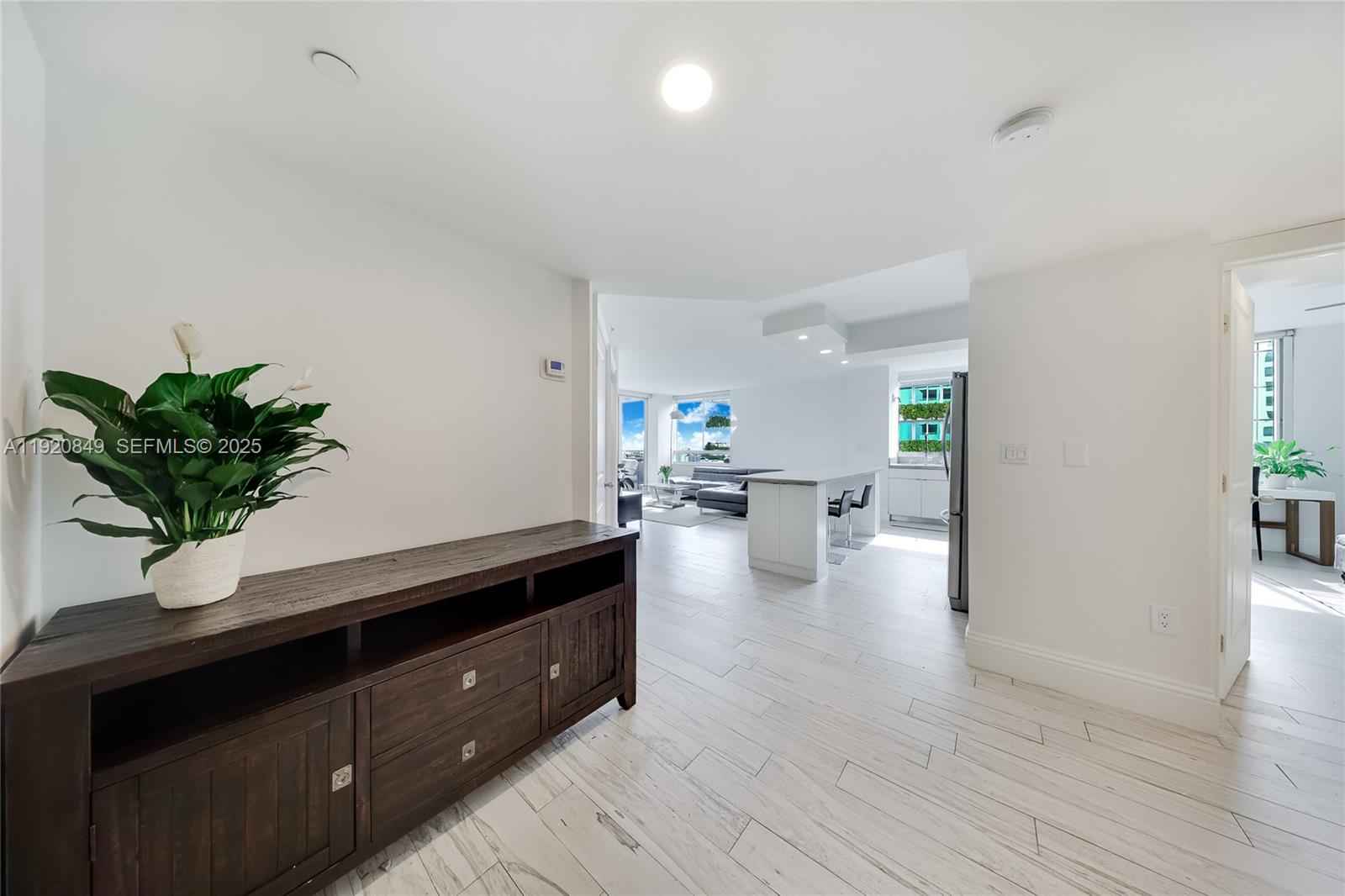 1330 West Ave #1414 Miami Beach, FL 33139