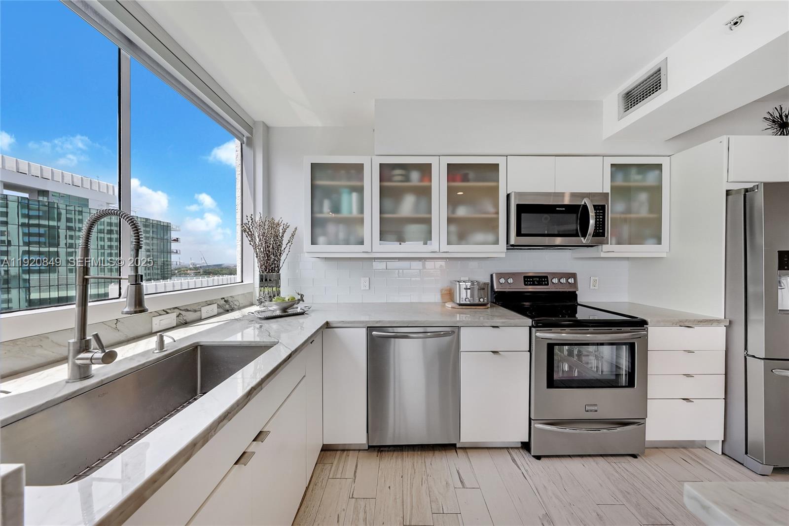 1330 West Ave #1414 Miami Beach, FL 33139