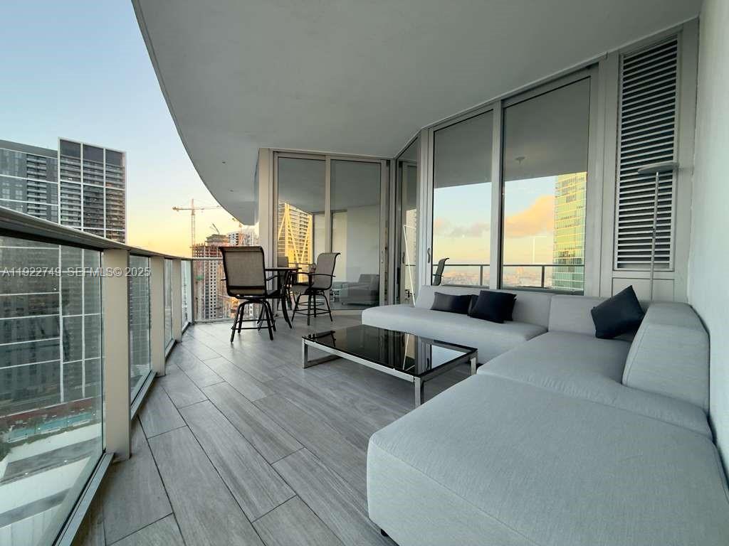 851 NE 1st Ave #3309 Miami, FL 33132