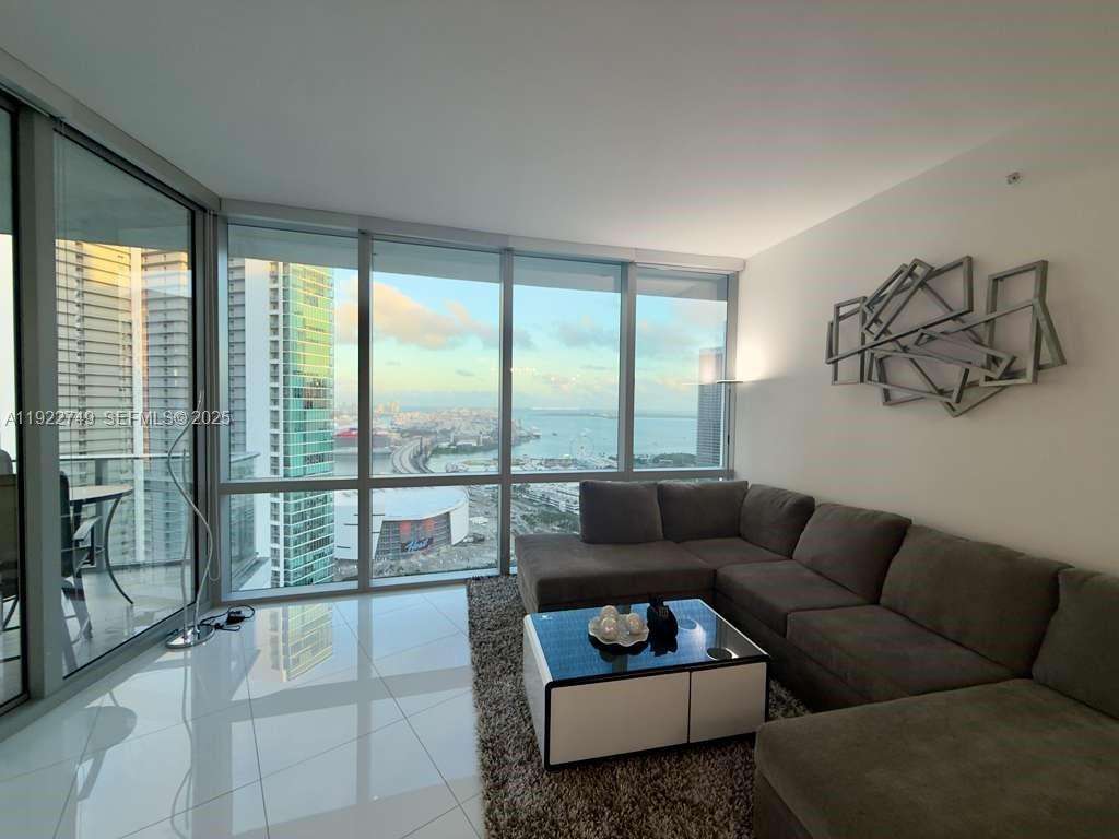 851 NE 1st Ave #3309 Miami, FL 33132