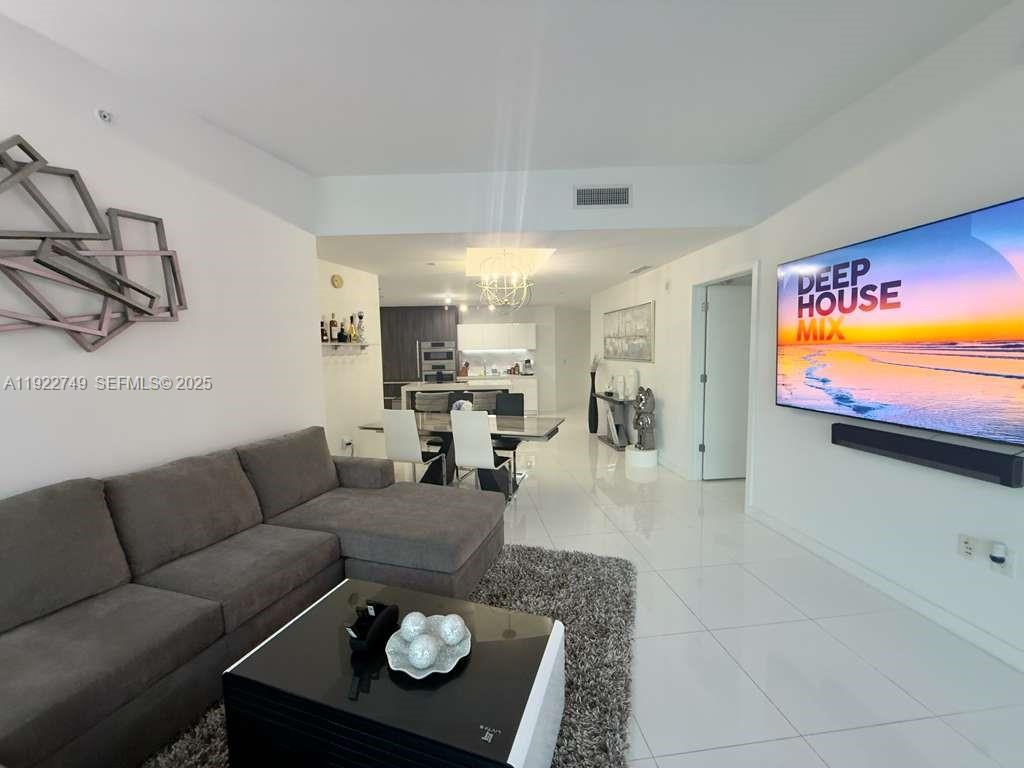 851 NE 1st Ave #3309 Miami, FL 33132