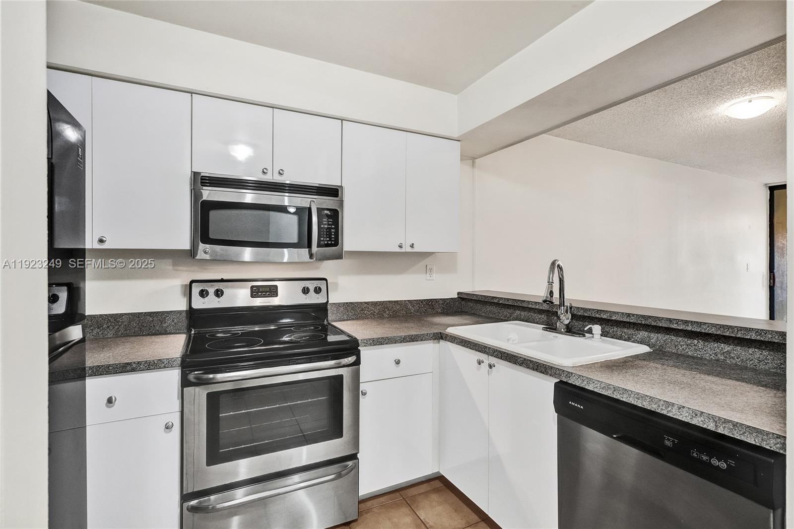 15555 N Miami Lakeway N #207