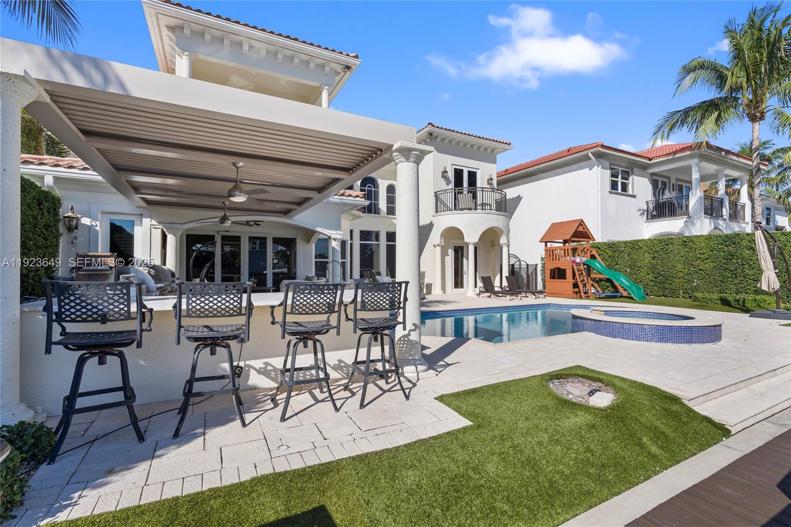 1555 Windjammer Way Hollywood, FL 33019