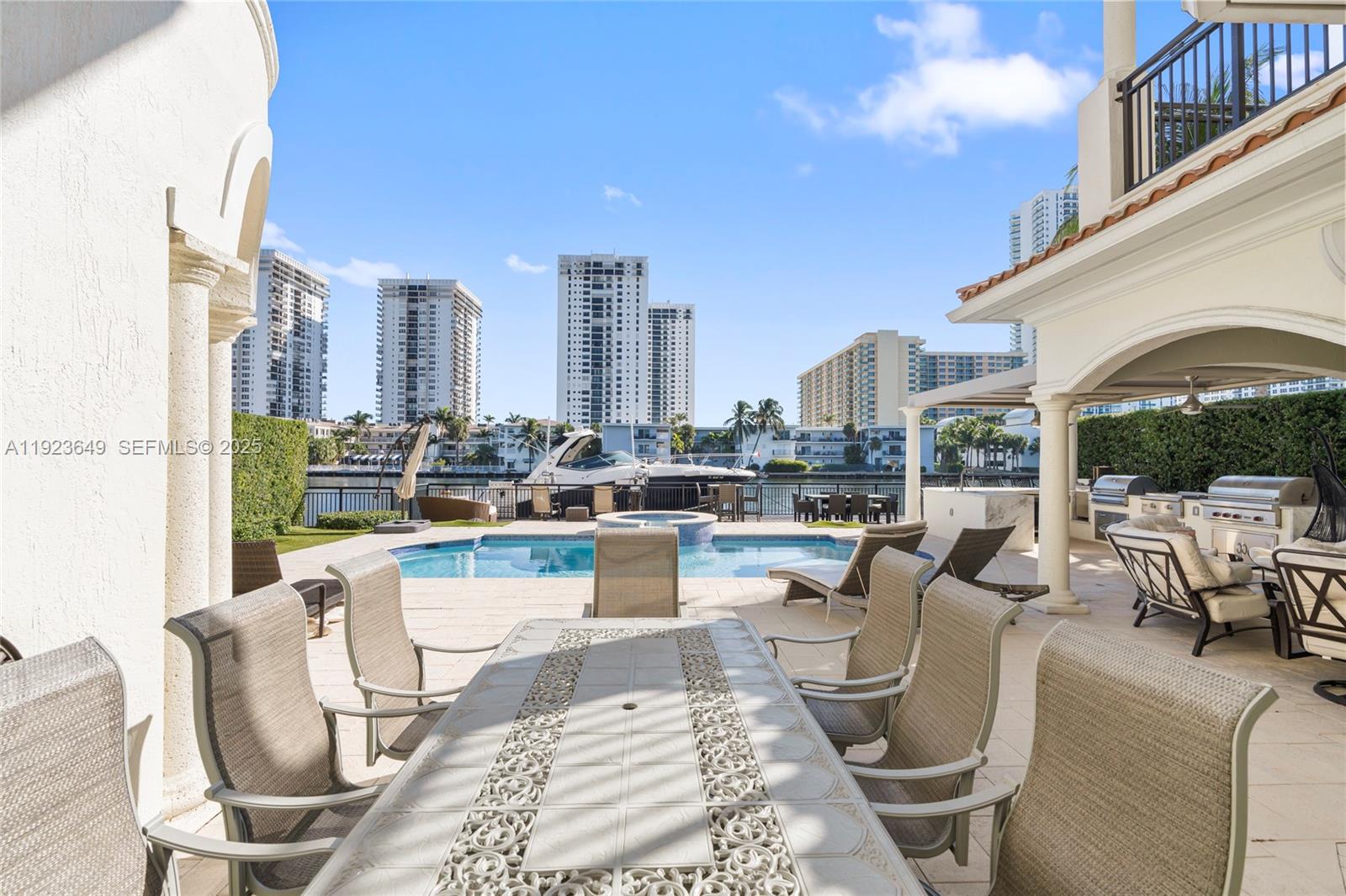 1555 Windjammer Way Hollywood, FL 33019