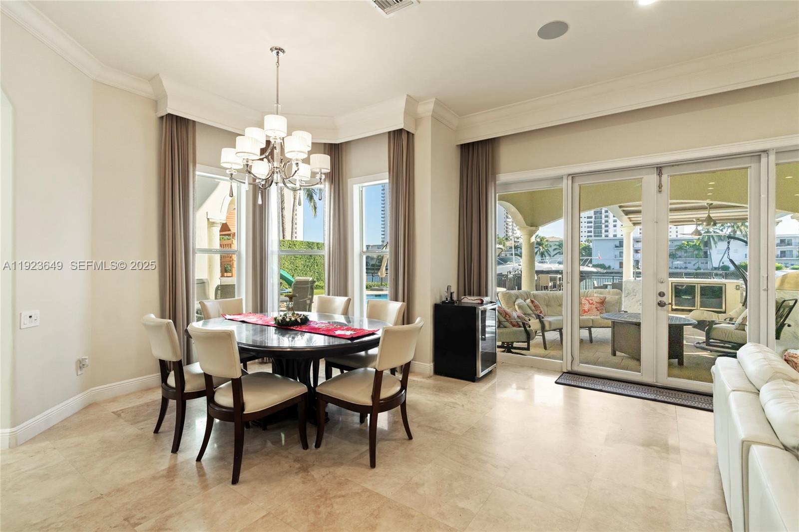 1555 Windjammer Way Hollywood, FL 33019