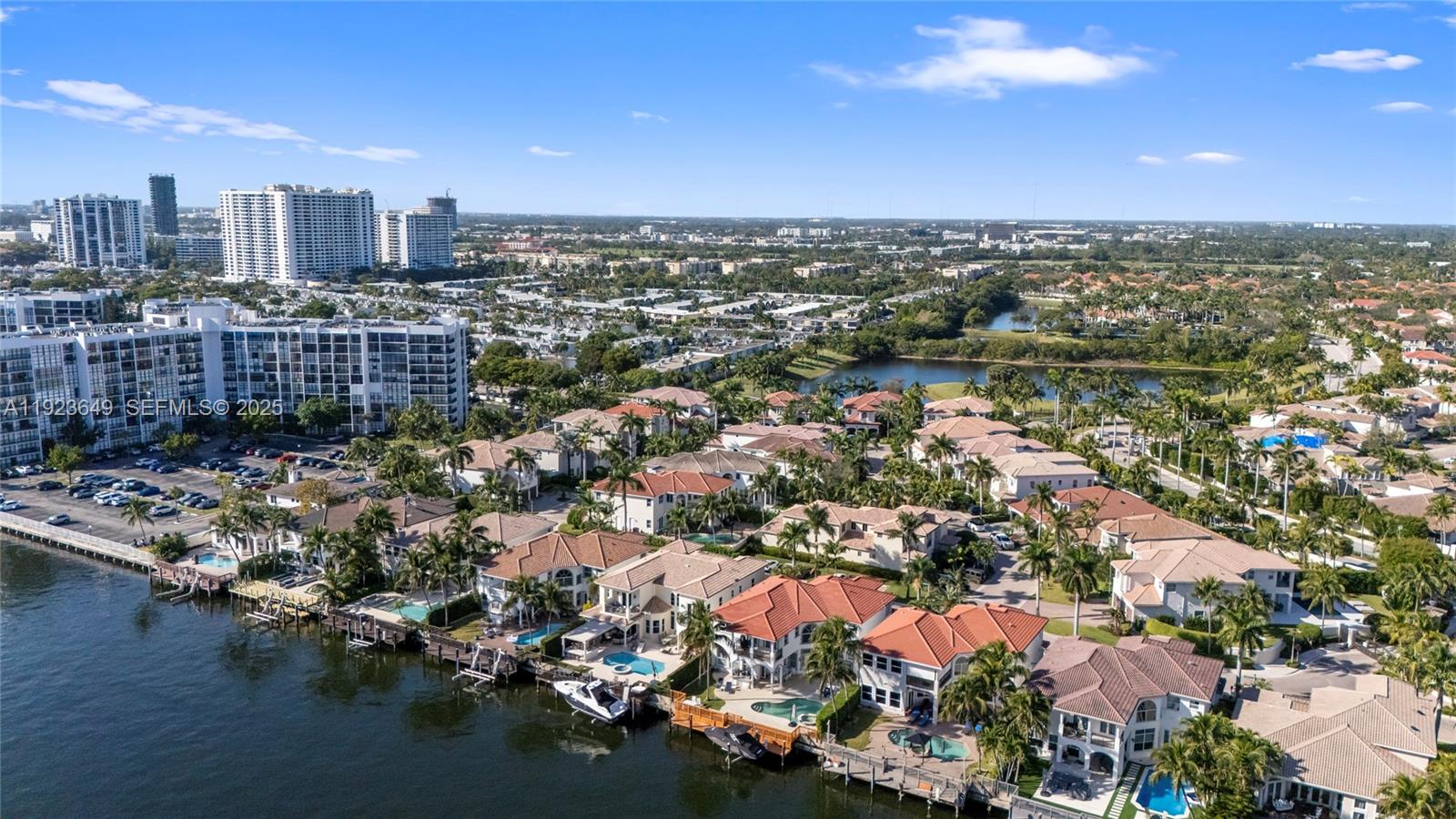 1555 Windjammer Way Hollywood, FL 33019