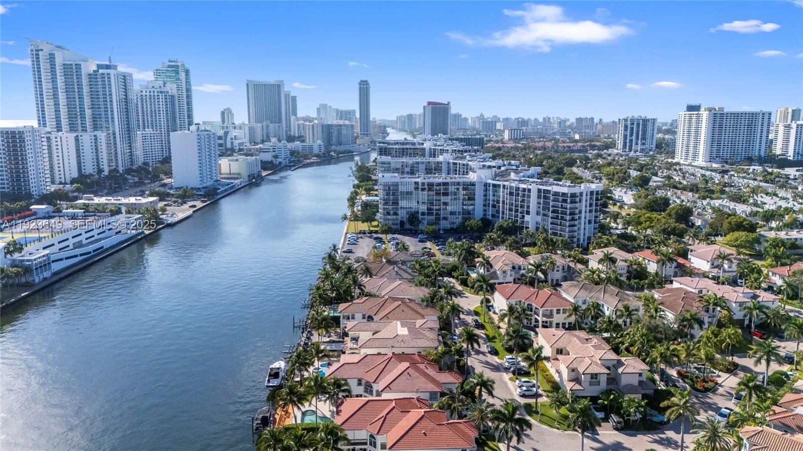 1555 Windjammer Way Hollywood, FL 33019